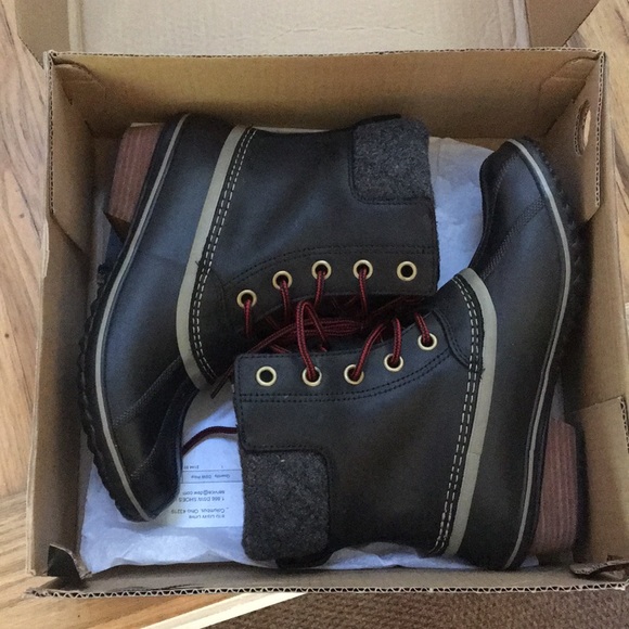 Sorel Shoes - Sorel waterproof women’s rain boots. BRAND NEW